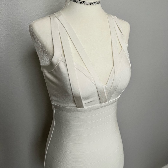 🎉 Sale Marciano Los Angeles White Bondage Dress Small - Picture 3 of 7